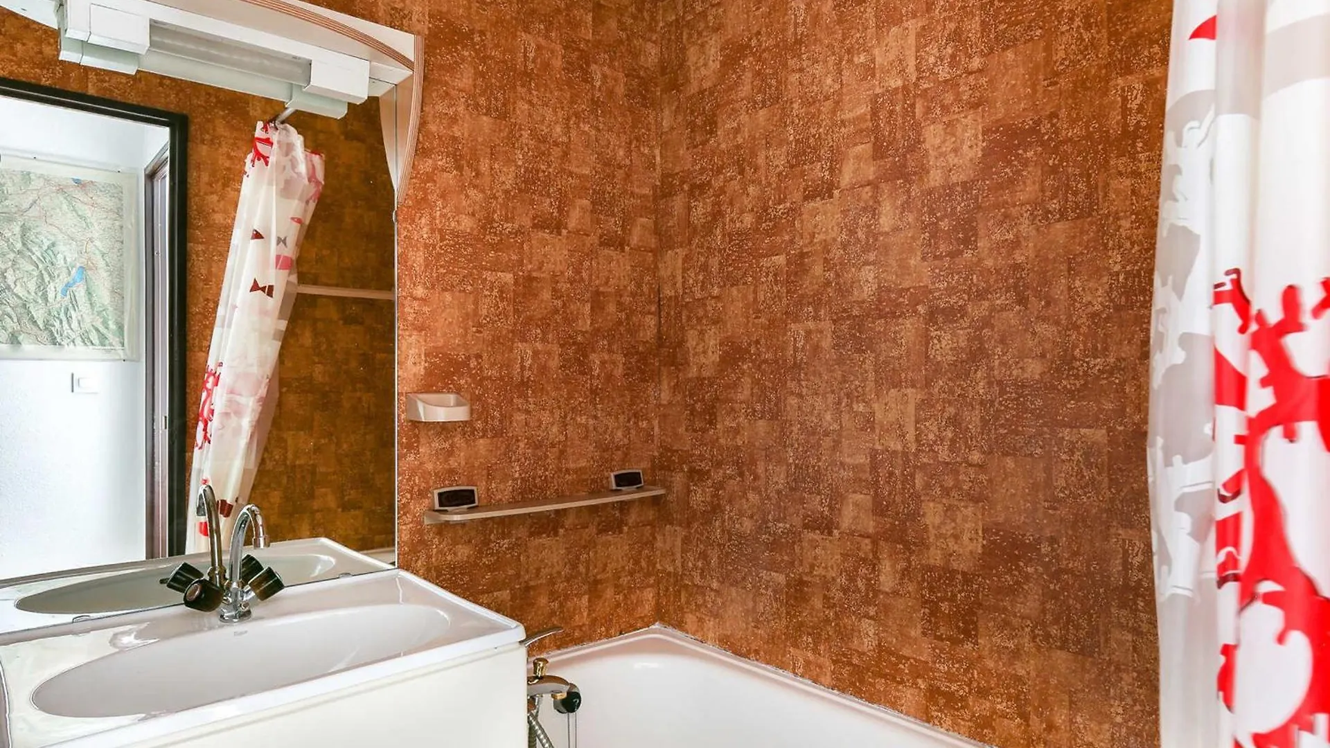 Appartement Cosy Avec Piscine Et Proche Funiculaire A Bourg-Saint-Maurice, 4 Pers, Balcon Sud - Fr-1-411-643 0*, Bourg-Saint-Maurice France