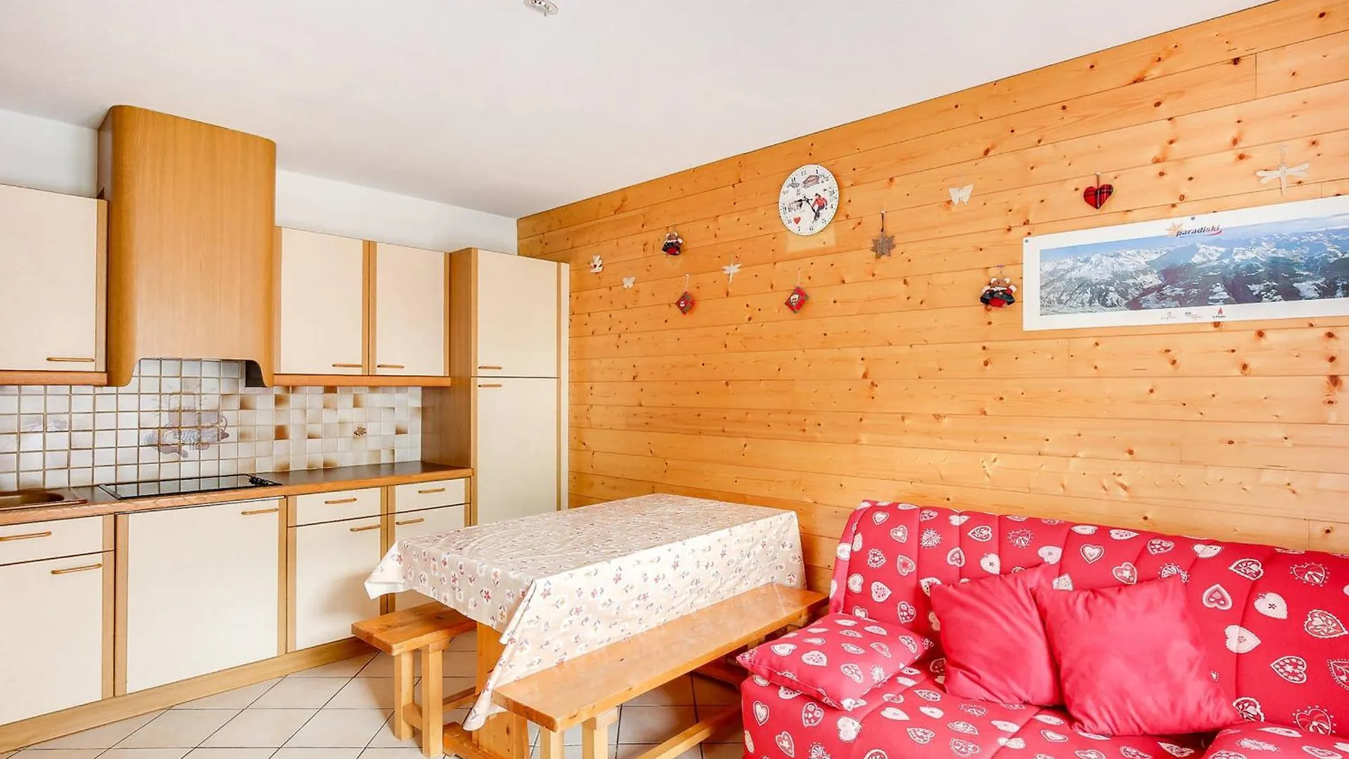 Appartement Cosy Avec Piscine Et Proche Funiculaire A Bourg-Saint-Maurice, 4 Pers, Balcon Sud - Fr-1-411-643 0*, Bourg-Saint-Maurice France
